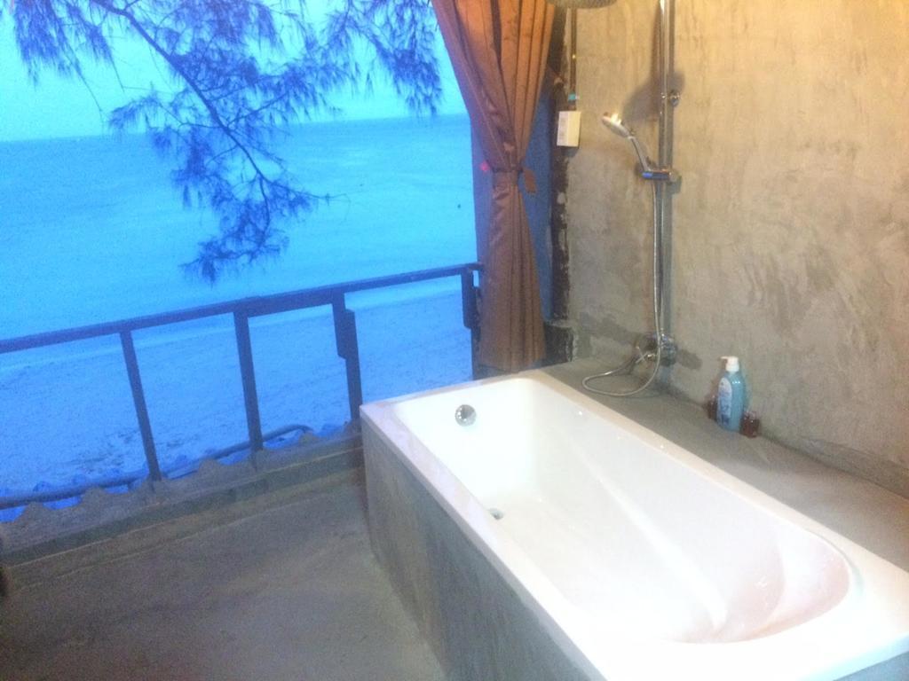 L.J.Guesthouse Ko Pha Ngan Buitenkant foto