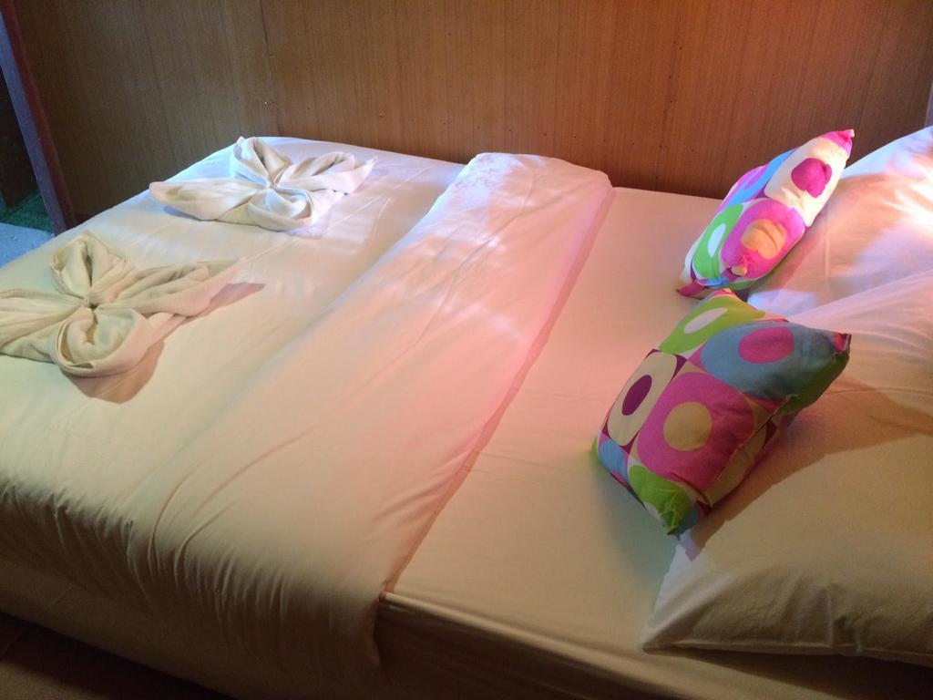 L.J.Guesthouse Ko Pha Ngan Buitenkant foto