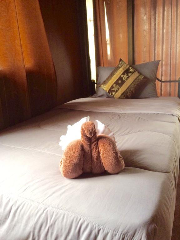 L.J.Guesthouse Ko Pha Ngan Buitenkant foto